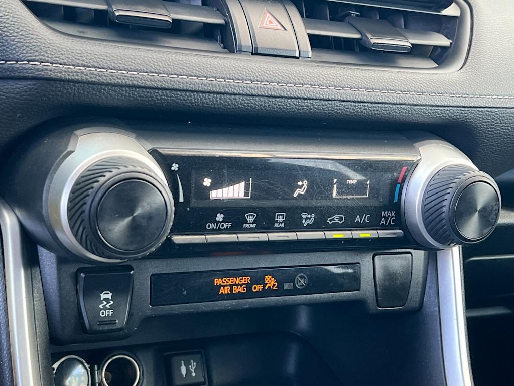 Thumbnail: 2019 Toyota RAV4 - 25