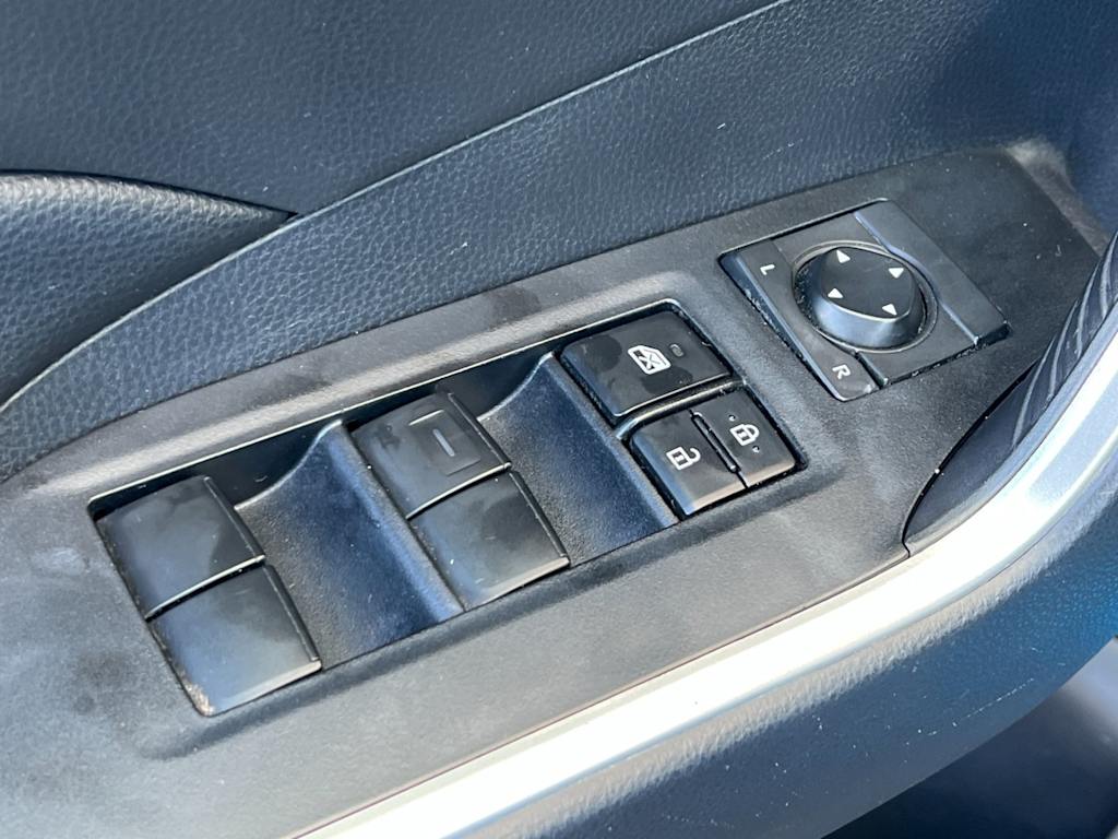 Thumbnail: 2019 Toyota RAV4 - 22