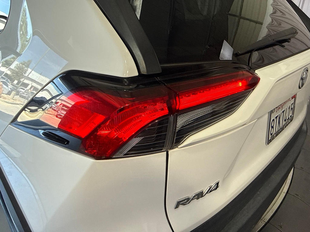 Thumbnail: 2019 Toyota RAV4 - 19