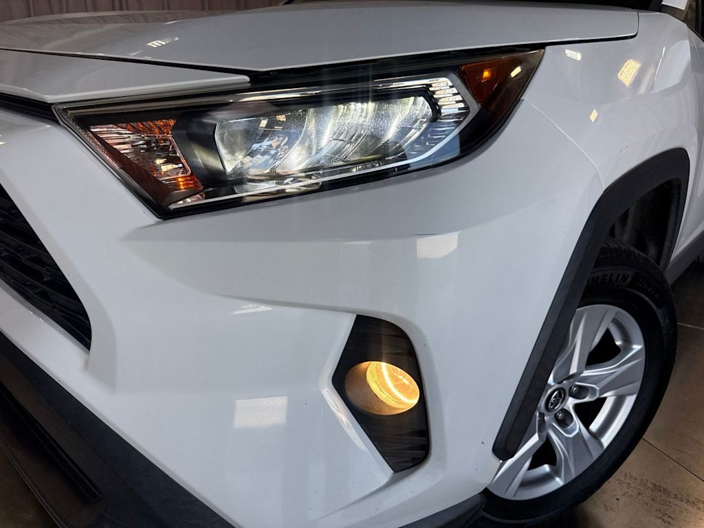 Thumbnail: 2019 Toyota RAV4 - 17
