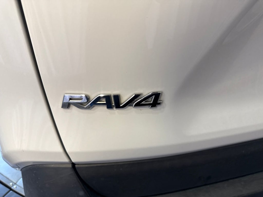 Thumbnail: 2019 Toyota RAV4 - 5