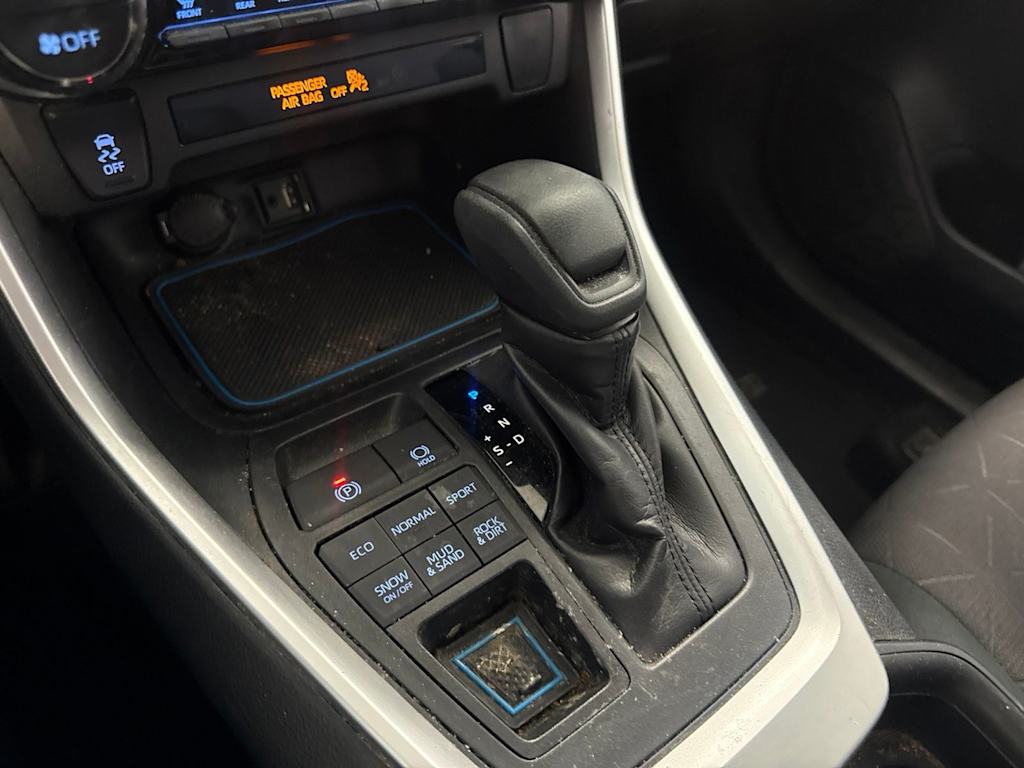 Thumbnail: 2019 Toyota RAV4 - 10