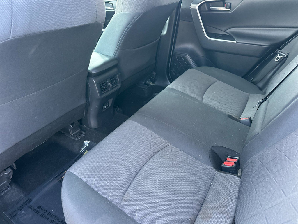 Thumbnail: 2019 Toyota RAV4 - 9