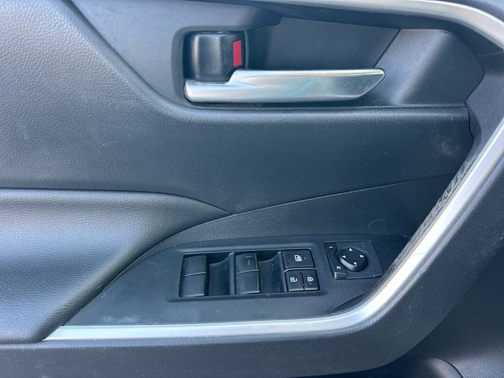 Thumbnail: 2019 Toyota RAV4 - 22