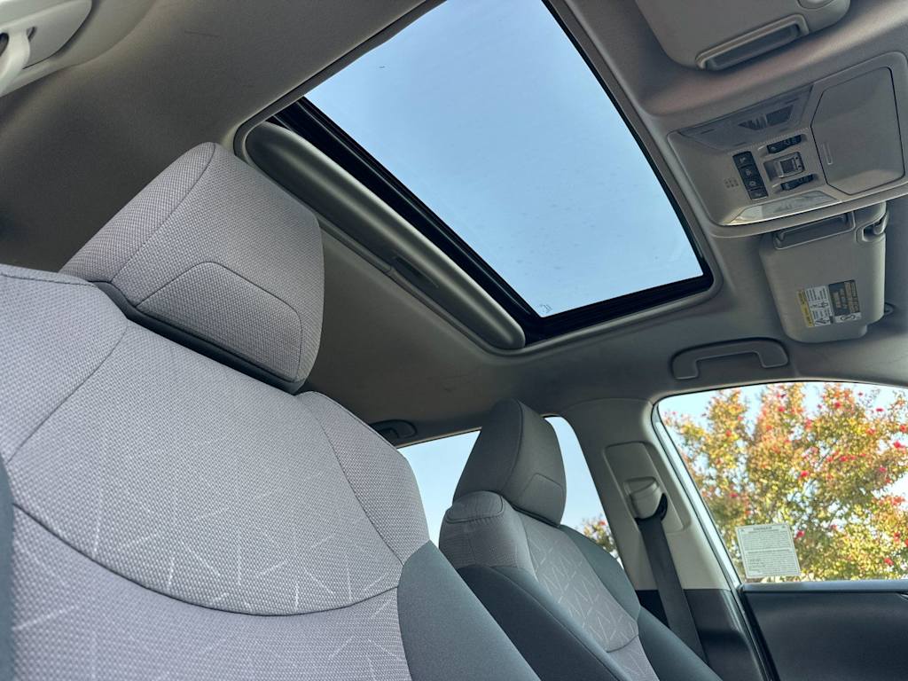 Thumbnail: 2019 Toyota RAV4 - 24