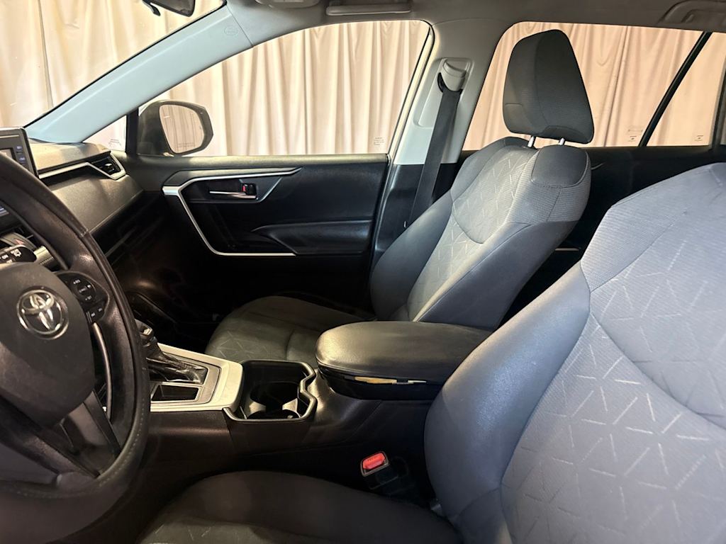 Thumbnail: 2020 Toyota RAV4 - 6