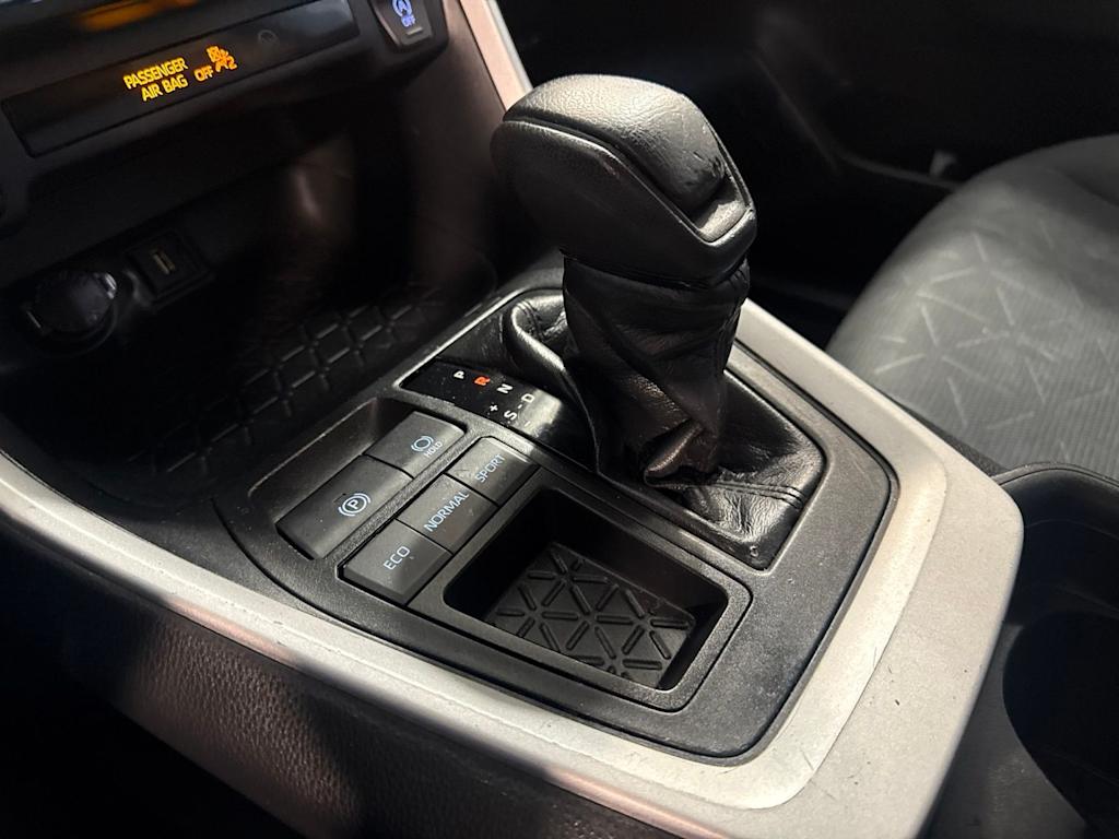 Thumbnail: 2020 Toyota RAV4 - 25
