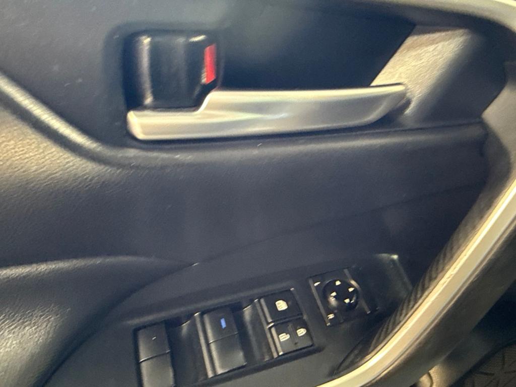 Thumbnail: 2020 Toyota RAV4 - 19