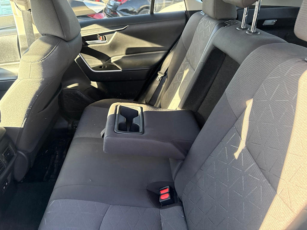 Thumbnail: 2021 Toyota RAV4 - 21