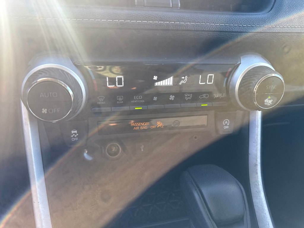 Thumbnail: 2021 Toyota RAV4 - 25