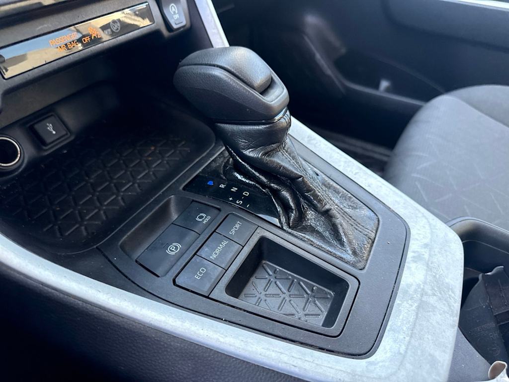 Thumbnail: 2021 Toyota RAV4 - 10