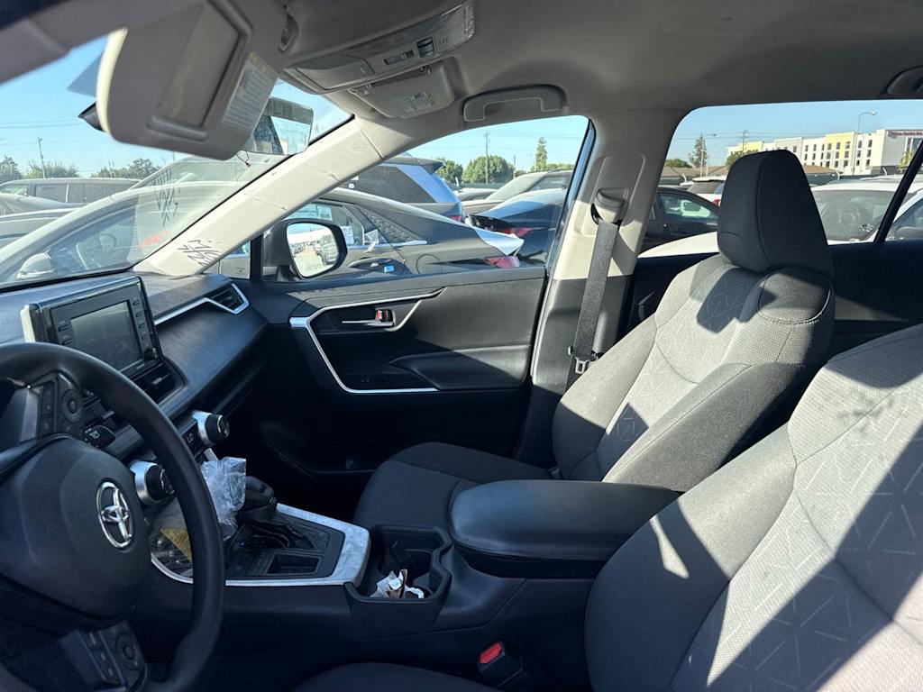 Thumbnail: 2021 Toyota RAV4 - 7