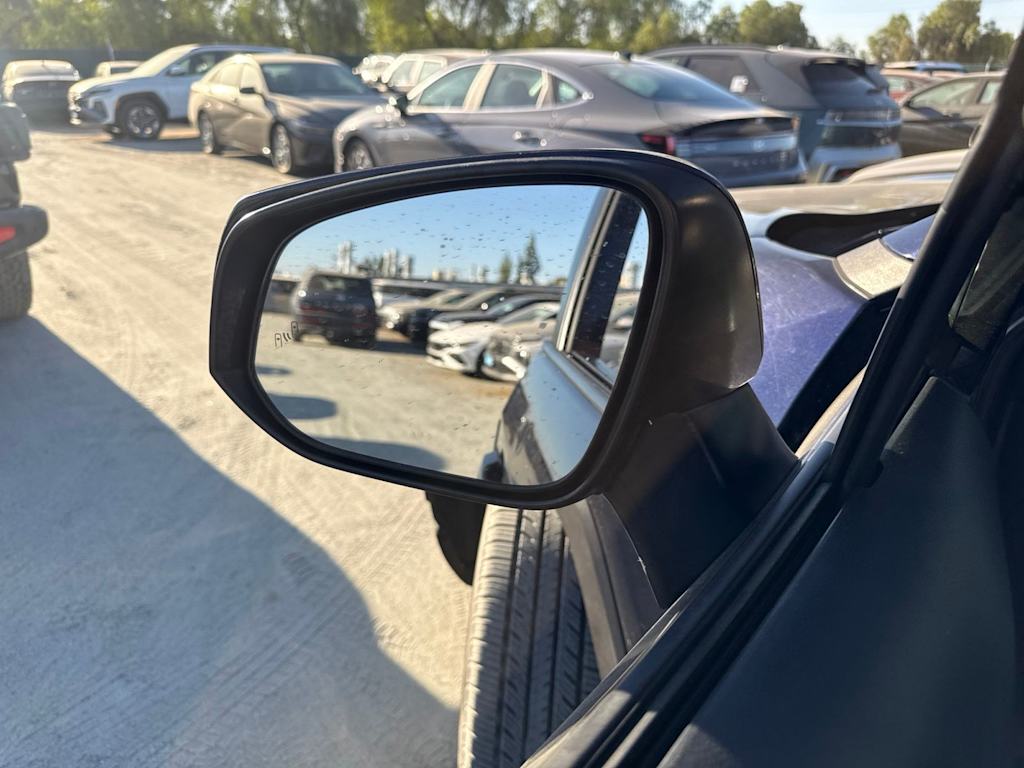 Thumbnail: 2021 Toyota RAV4 - 23