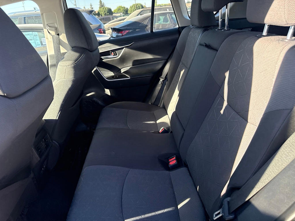 Thumbnail: 2021 Toyota RAV4 - 8