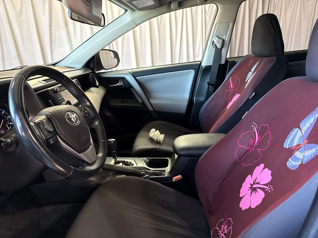 Thumbnail: 2016 Toyota RAV4 - 8