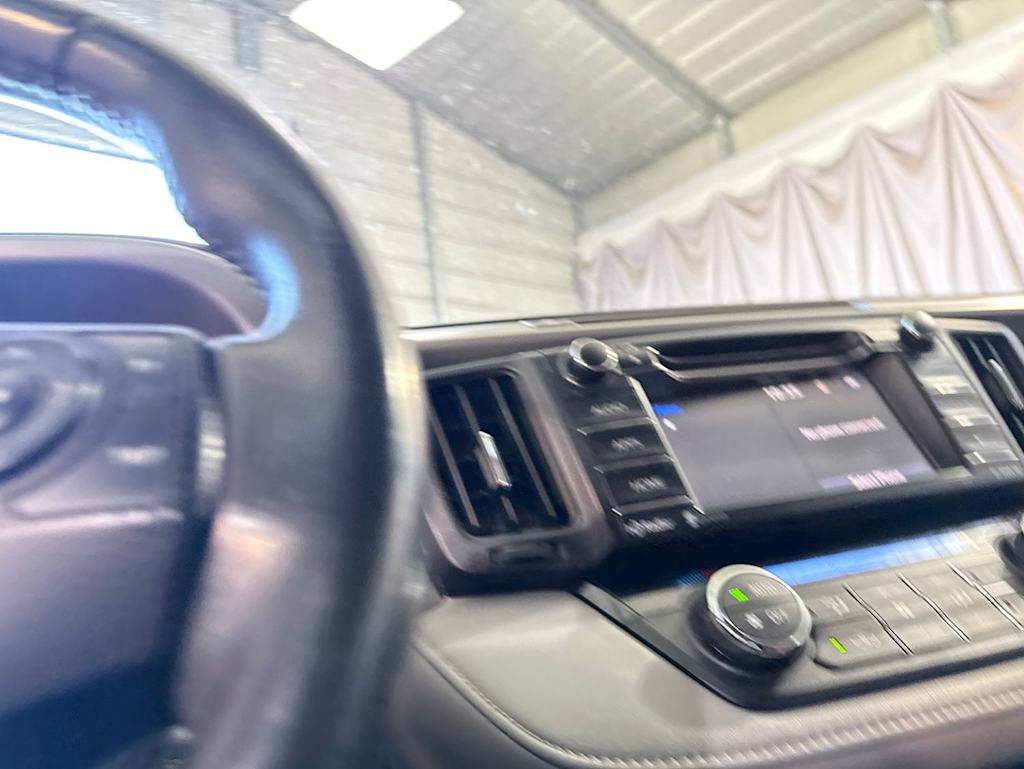 Thumbnail: 2016 Toyota RAV4 - 24