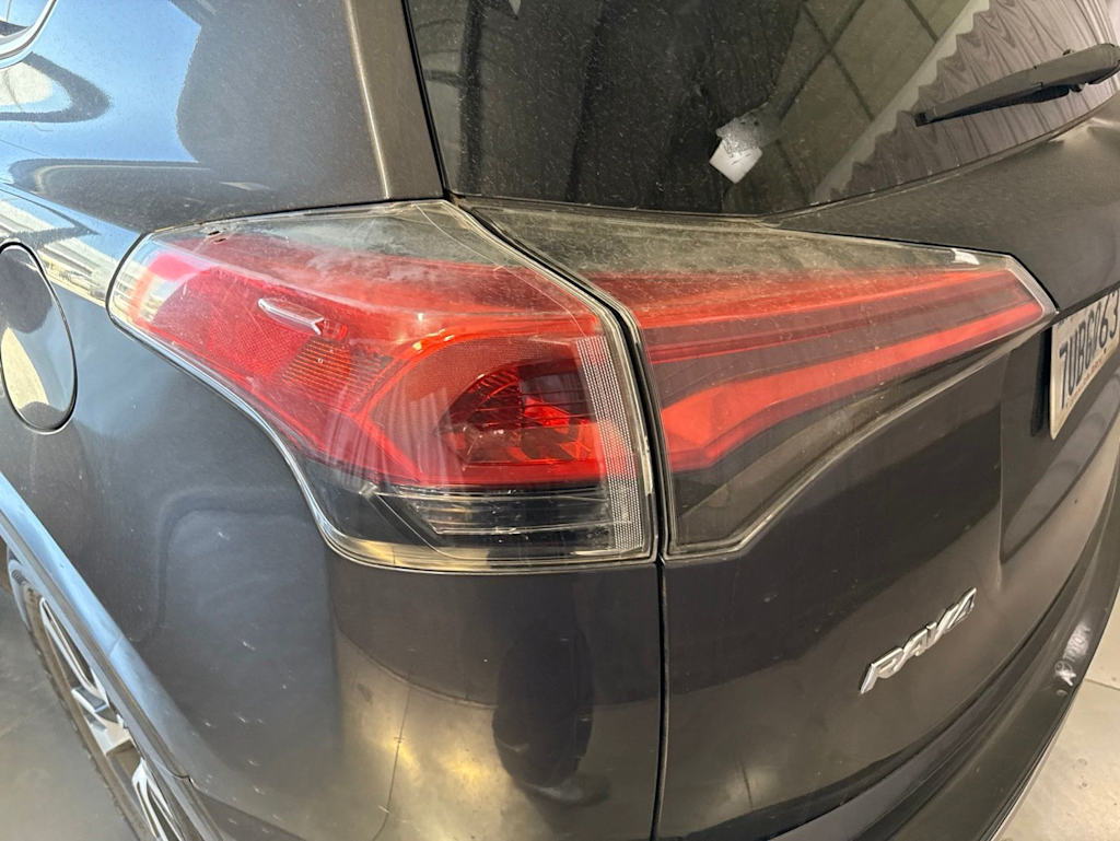 Thumbnail: 2016 Toyota RAV4 - 18