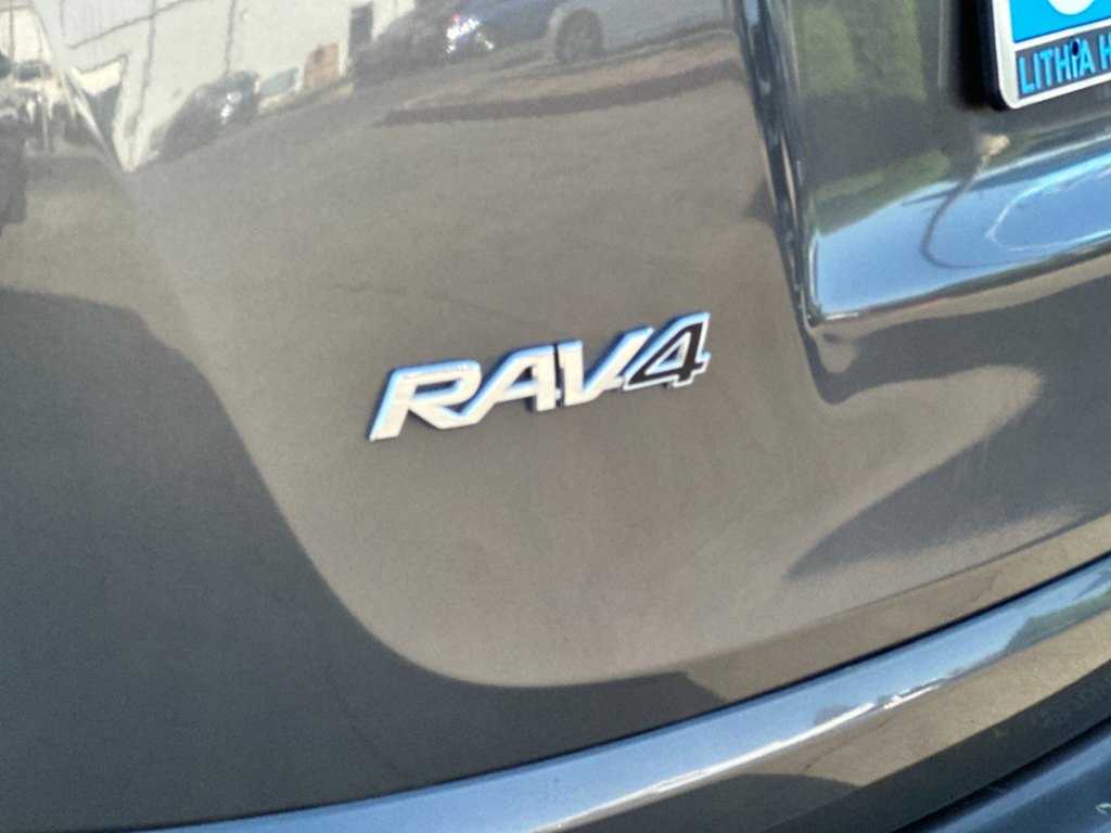 Thumbnail: 2016 Toyota RAV4 - 28