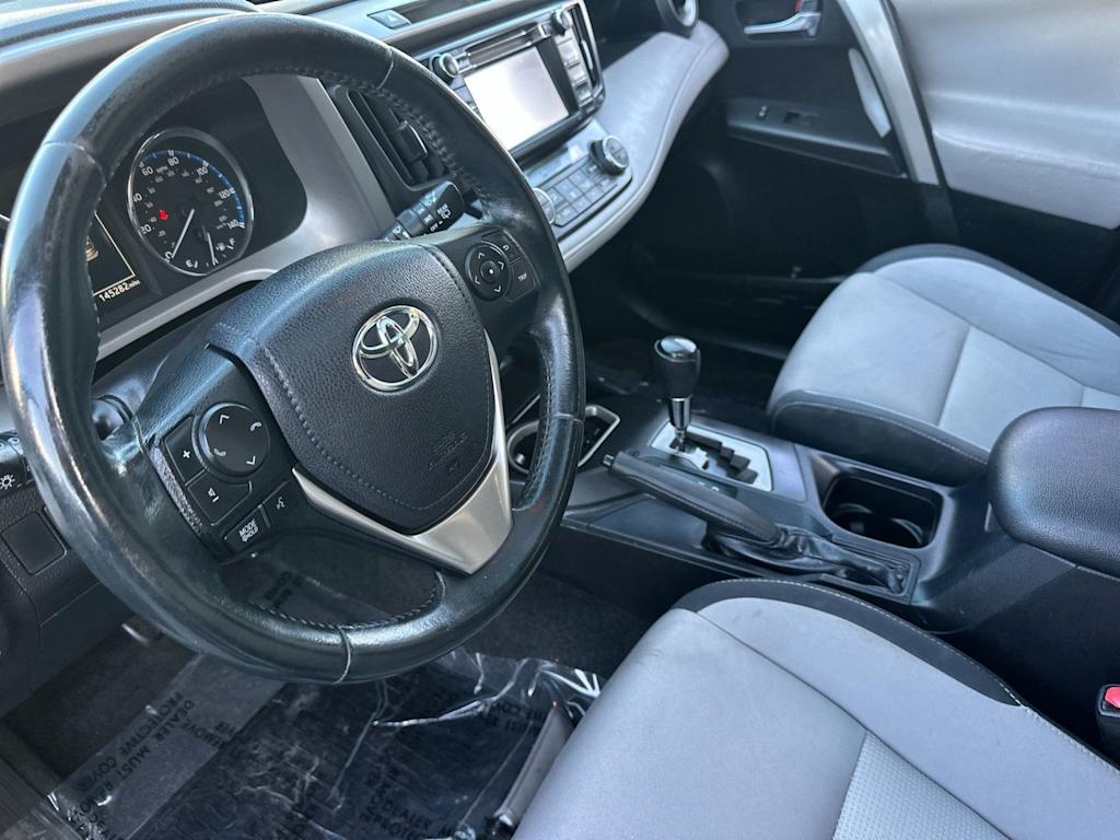 Thumbnail: 2016 Toyota RAV4 - 9