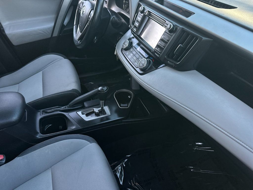Thumbnail: 2016 Toyota RAV4 - 14