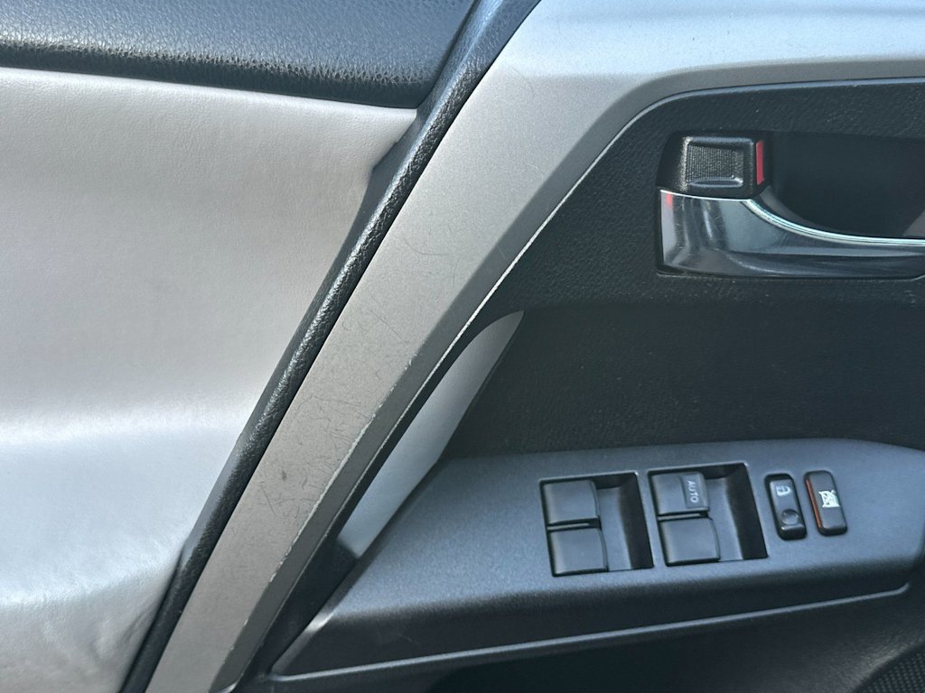 Thumbnail: 2016 Toyota RAV4 - 22