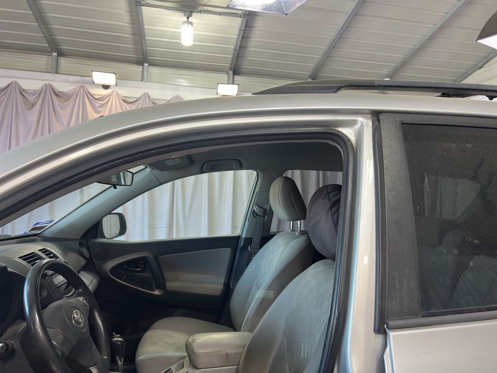 Thumbnail: 2011 Toyota RAV4 - 22