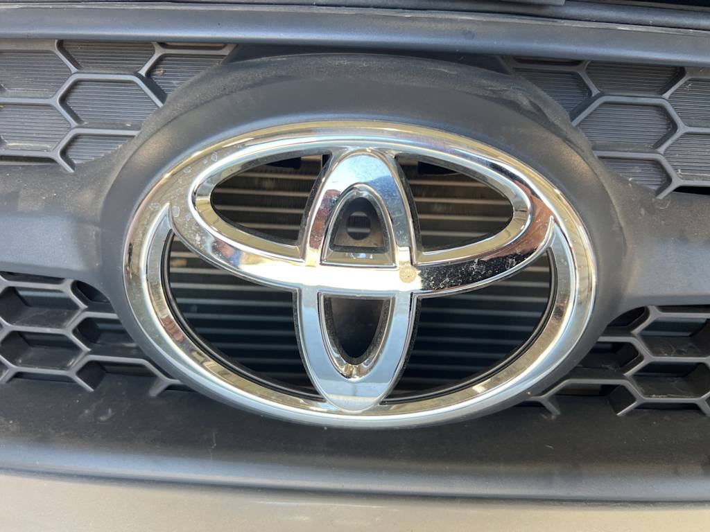 Thumbnail: 2011 Toyota RAV4 - 28