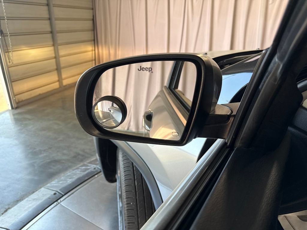 Thumbnail: 2021 Jeep Compass - 23