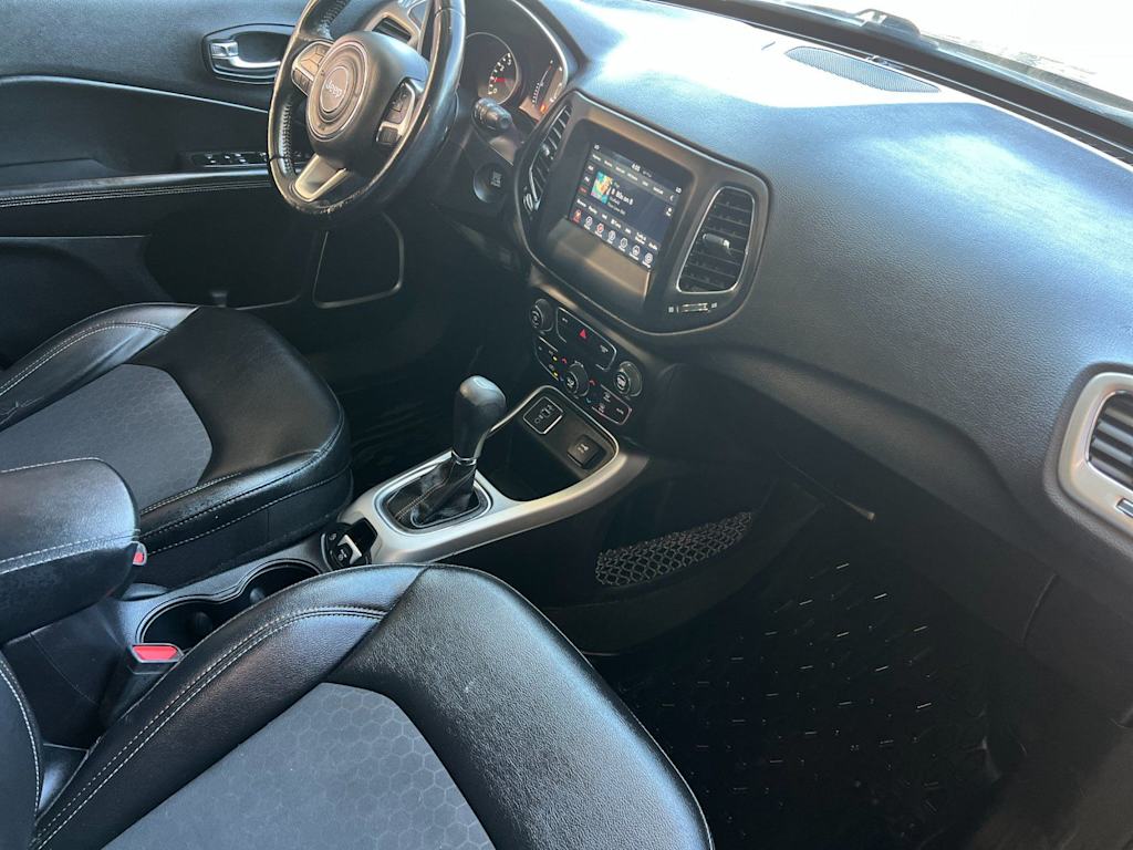 Thumbnail: 2020 Jeep Compass - 13