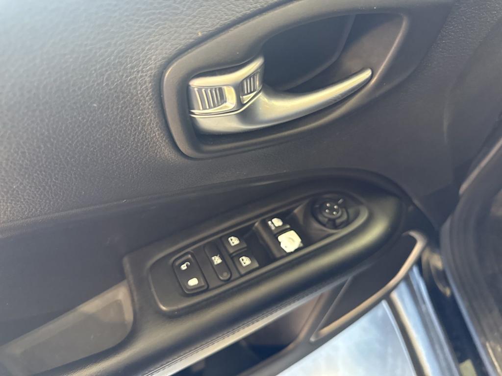 Thumbnail: 2018 Jeep Compass - 22