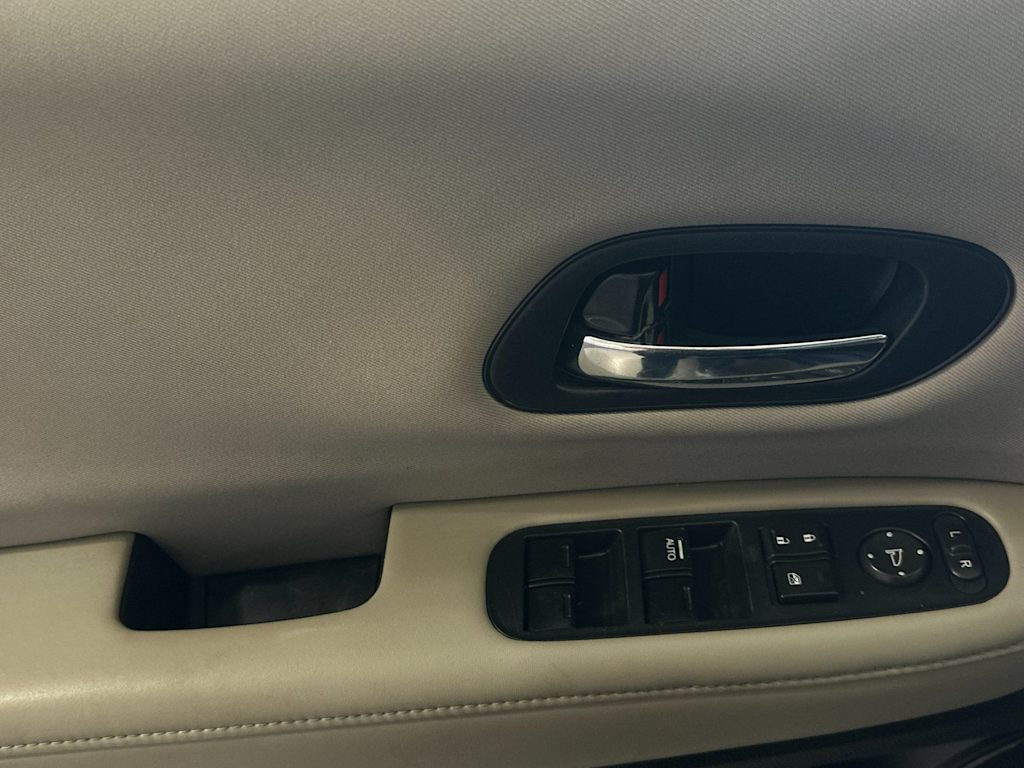 Thumbnail: 2016 Honda HR-V - 23
