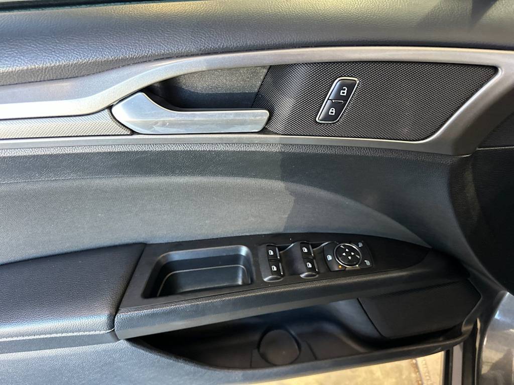 Thumbnail: 2017 Ford Fusion - 22