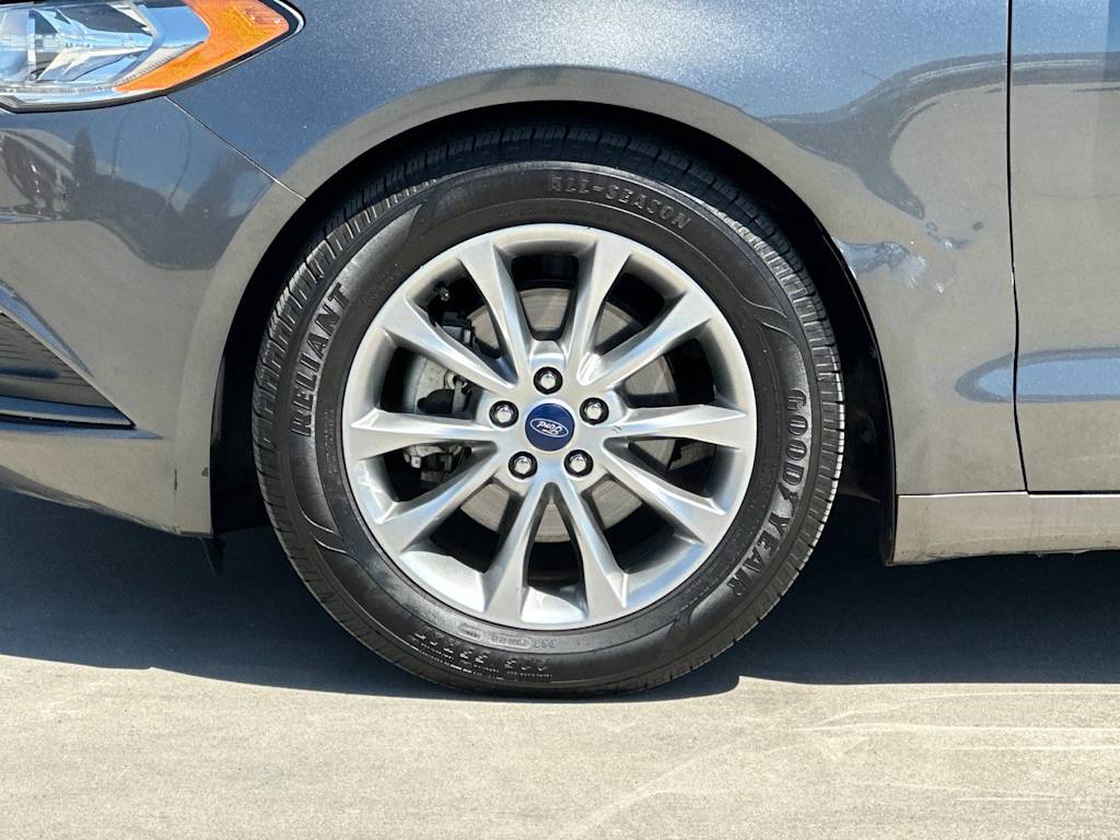 Thumbnail: 2017 Ford Fusion - 8