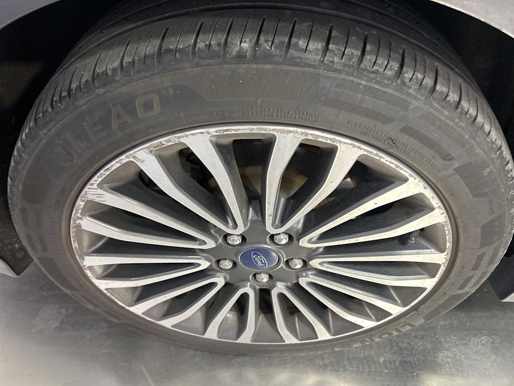 Thumbnail: 2017 Ford Fusion - 17