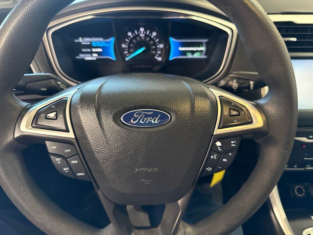 Thumbnail: 2013 Ford Fusion - 26