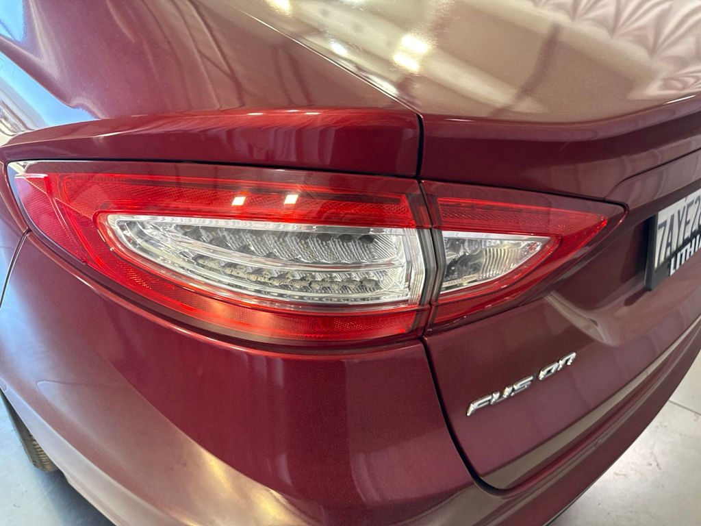 Thumbnail: 2013 Ford Fusion - 19