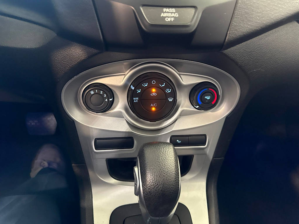 Thumbnail: 2016 Ford Fiesta - 28