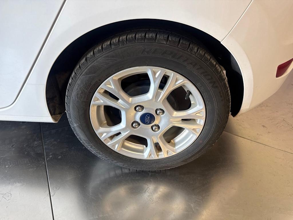 Thumbnail: 2016 Ford Fiesta - 6