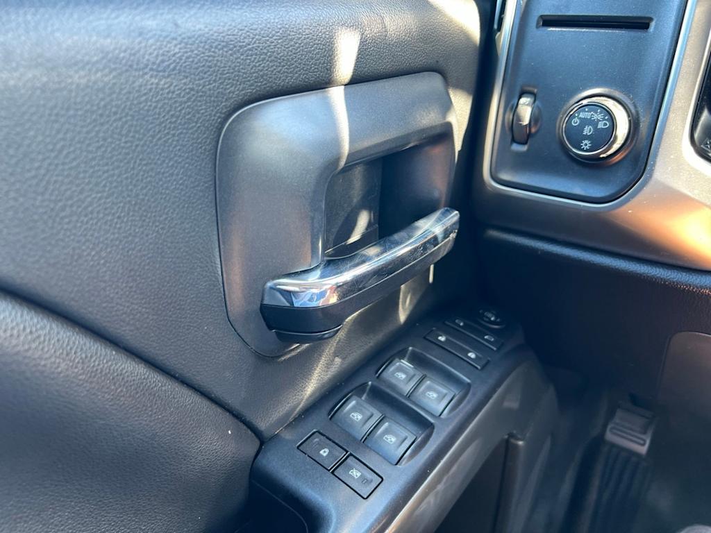 Thumbnail: 2018 Chevrolet Silverado 1500 - 23