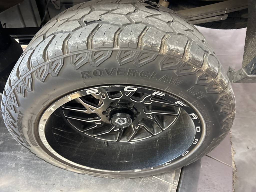 Thumbnail: 2018 Chevrolet Silverado 1500 - 22