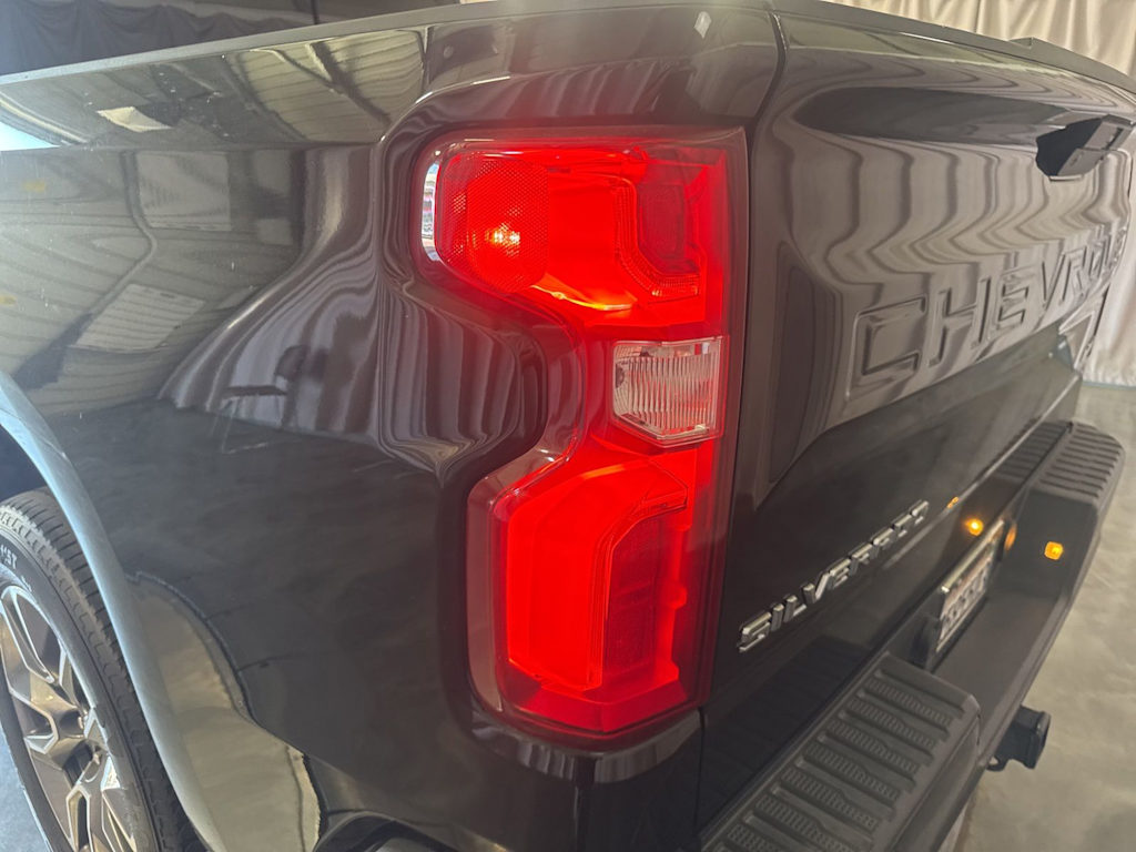 Thumbnail: 2021 Chevrolet Silverado 1500 - 16
