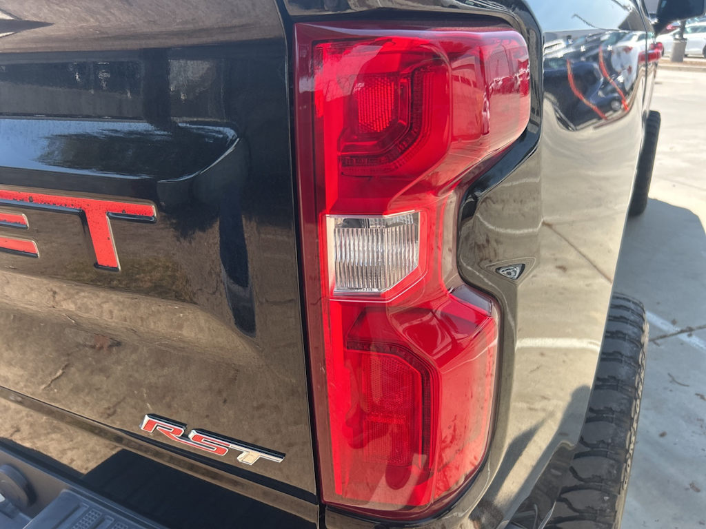 Thumbnail: 2021 Chevrolet Silverado 1500 - 18