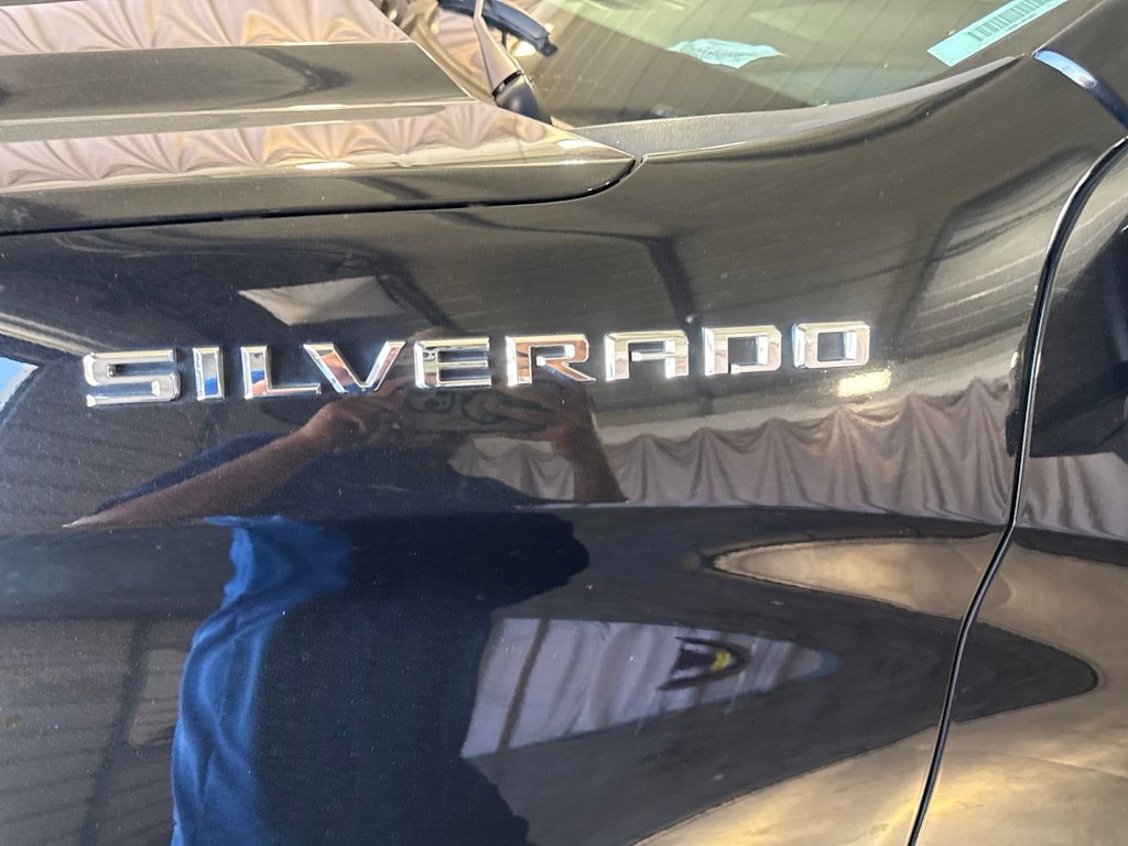 Thumbnail: 2021 Chevrolet Silverado 1500 - 17