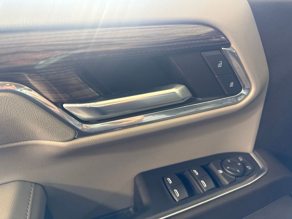 Thumbnail: 2023 Chevrolet Silverado 1500 - 24
