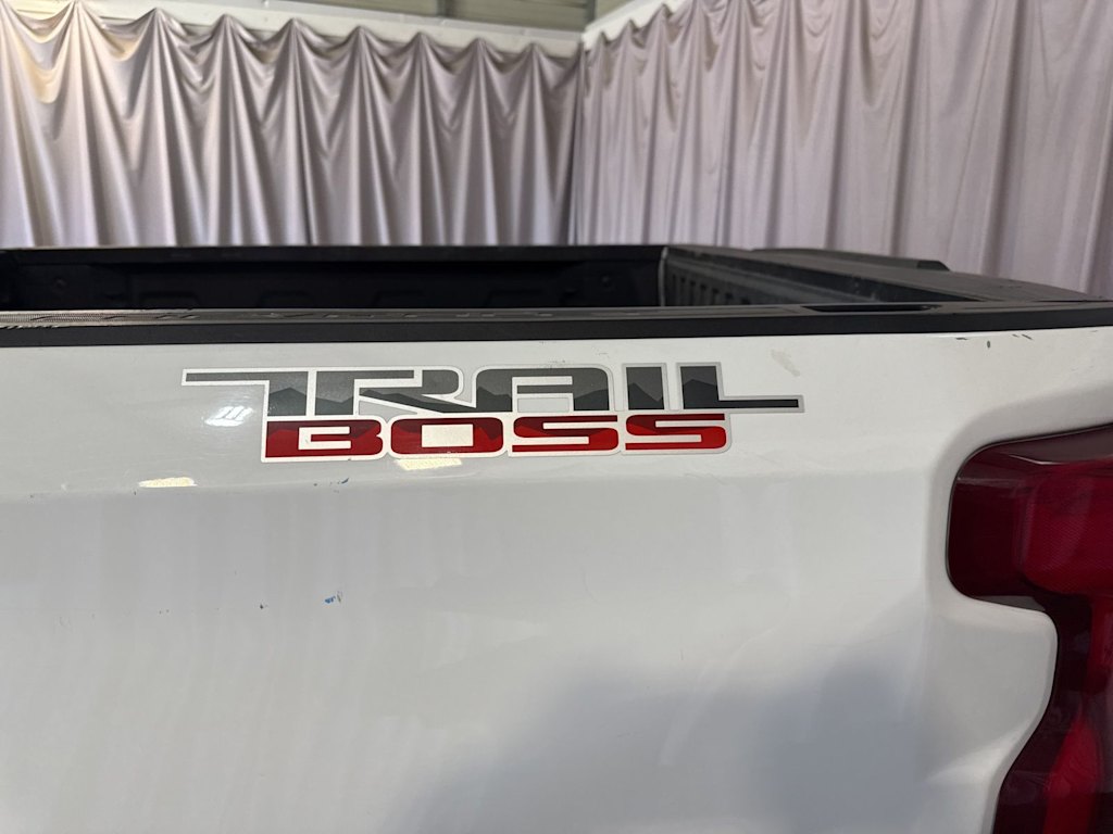 Thumbnail: 2023 Chevrolet Silverado 1500 - 16