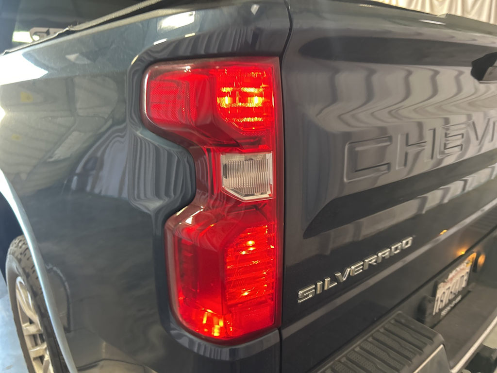 Thumbnail: 2021 Chevrolet Silverado 1500 - 21