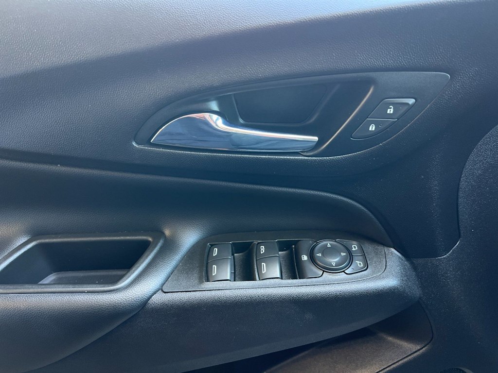 Thumbnail: 2021 Chevrolet Equinox - 23