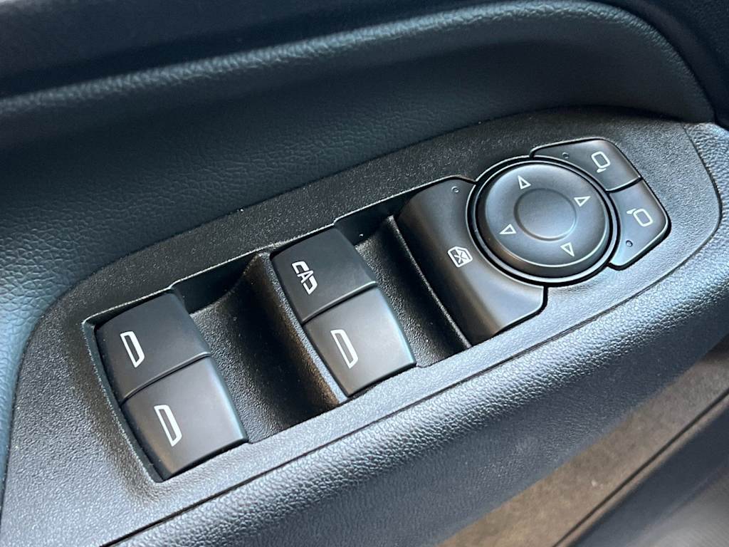 Thumbnail: 2021 Chevrolet Equinox - 24
