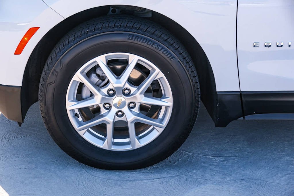 Thumbnail: 2024 Chevrolet Equinox - 16