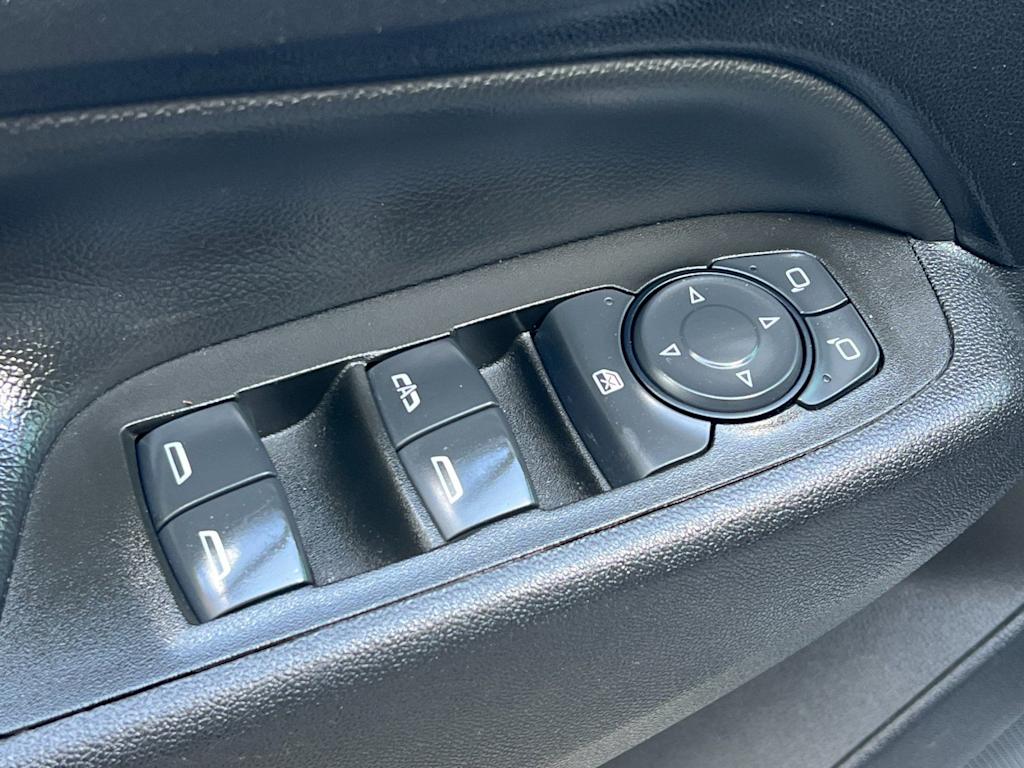 Thumbnail: 2021 Chevrolet Equinox - 22